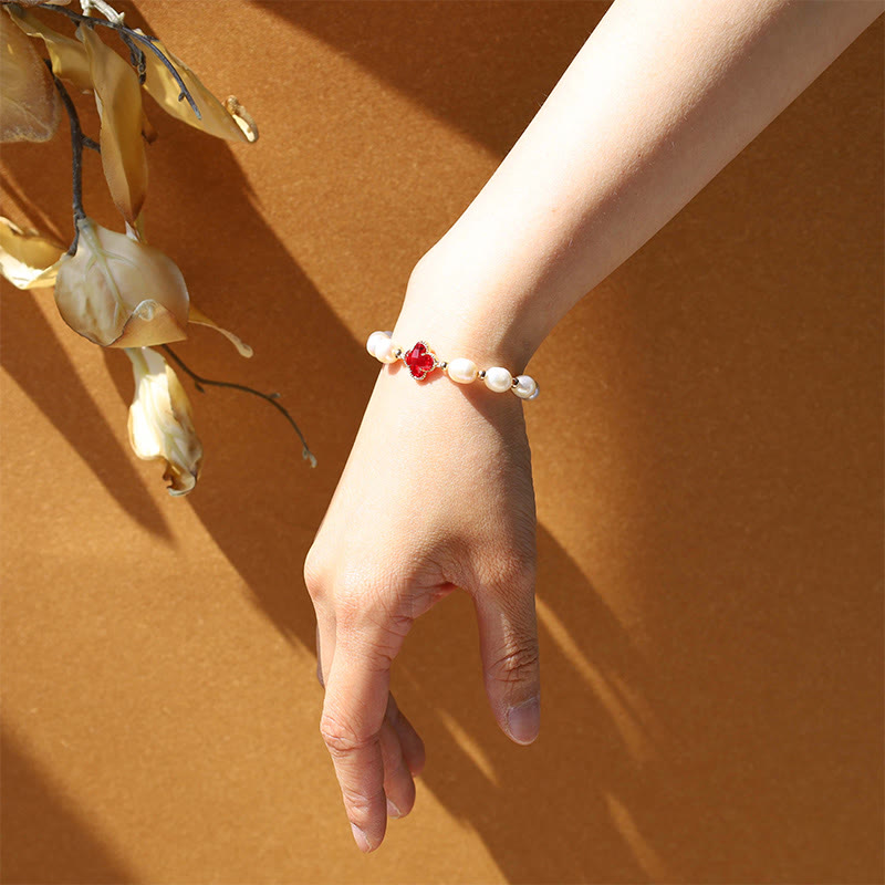 Elegant Pearl Chain Bracelet with Minimalist Four Leaf Clover Charm