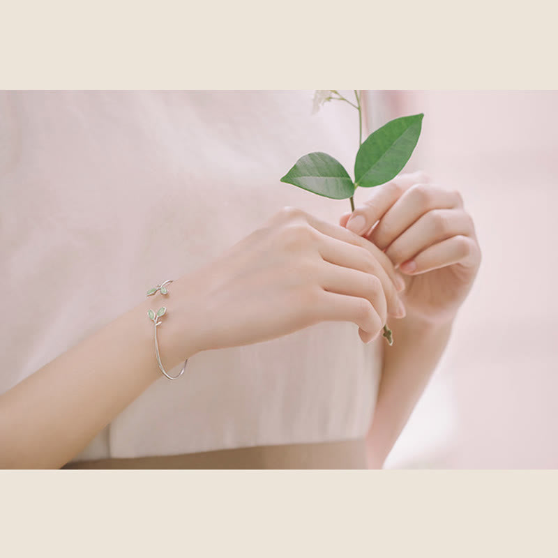 Leaf Pattern Cat Eye Support Cuff Bracelet Bangle