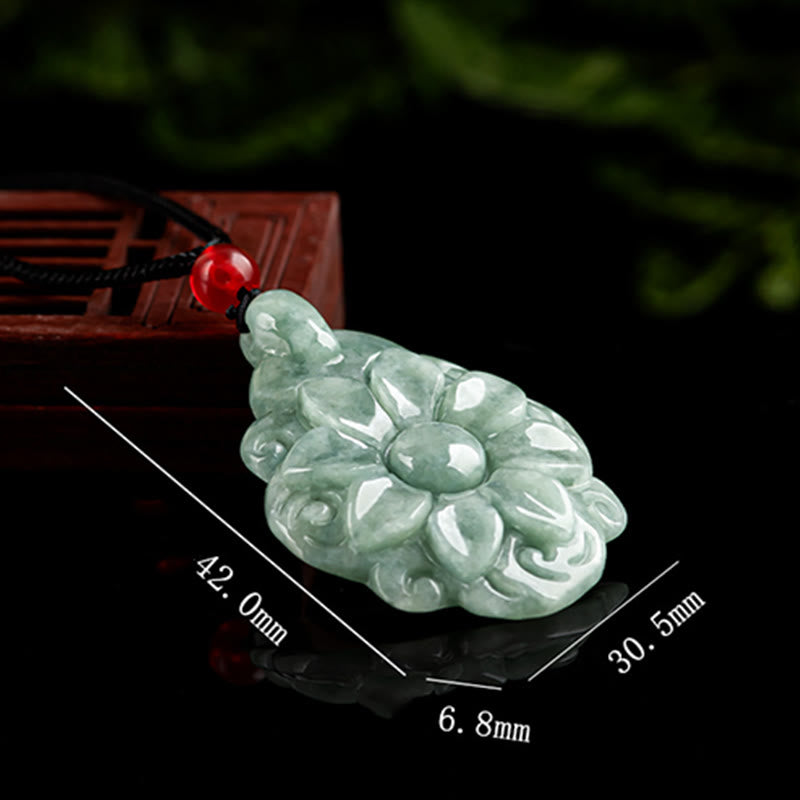 Natural Jade Kalanchoe blossfeldiana Flower Pattern Luck Necklace Pendant