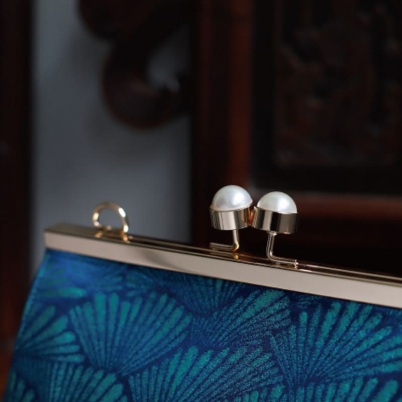 Vintage Peacock Blue Leaf Pattern Pearl Metal Handbag