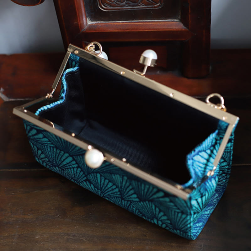 Vintage Peacock Blue Leaf Pattern Pearl Metal Handbag