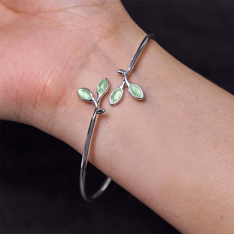 Leaf Pattern Cat Eye Support Cuff Bracelet Bangle