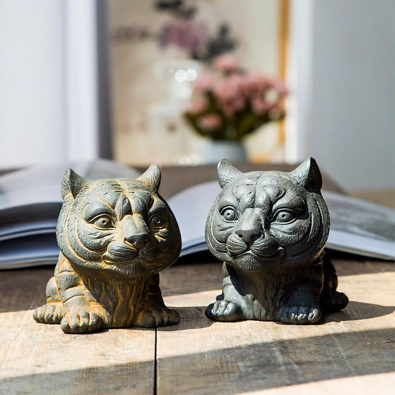 Handmade Small Lovely Tiger Iron Powder Rust Cast Resin Statue Home Decoration