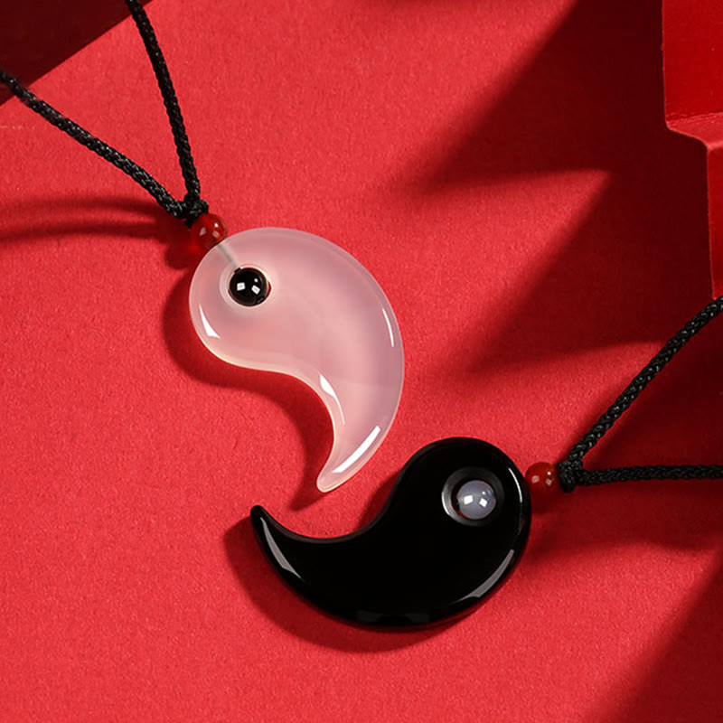 Black Onyx White Agate Yin Yang Tai Chi Diagram Fortune Couple Necklace Pendant