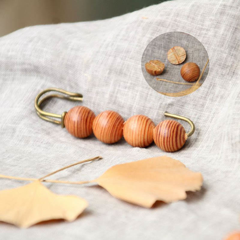 Vintage Sandalwood Agathis Alba Ebony Wood Peltogyne Beads Healing Brooch