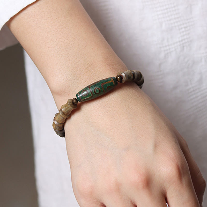 Tibetan Nine-Eye Dzi Bead Green Sandalwood Peace Bracelet