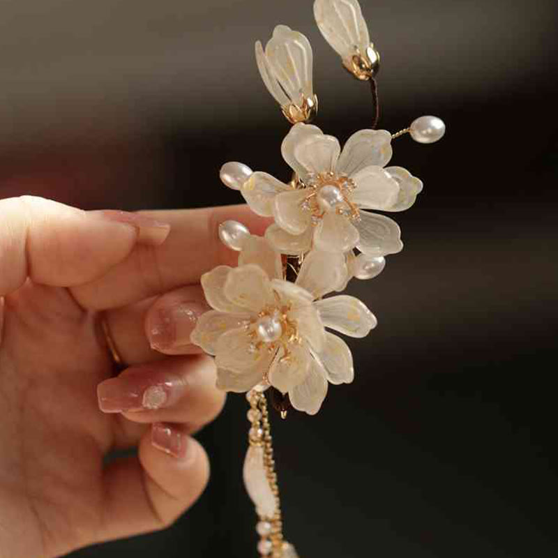 Classical Magnolia and Pearl Tassel Side Hair Clip for Elegant Styling