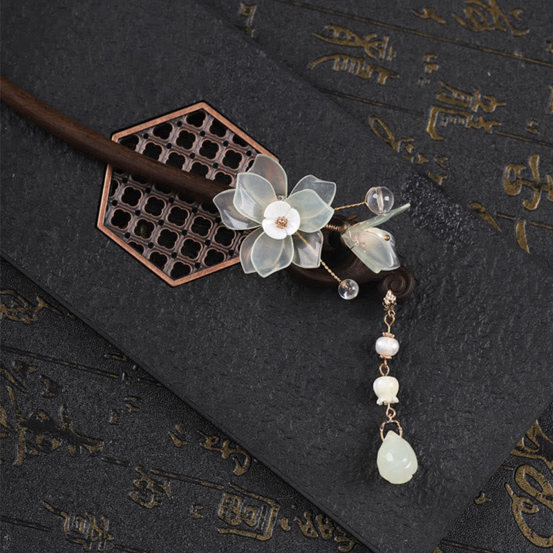 Ebony Jade Shell Magnolia Tassel Blessing Hairpin