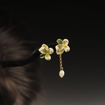 Ebony Gardenia Tassel Courage Hairpin