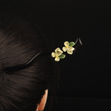 Ebony Gardenia Petal Courage Hairpin