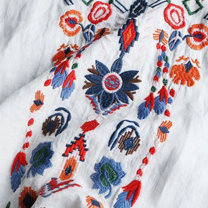 Retro Artistic Embroidery Floral Pattern Crew Neck Women's Cotton Linen Short Sleeve T-Shirt
