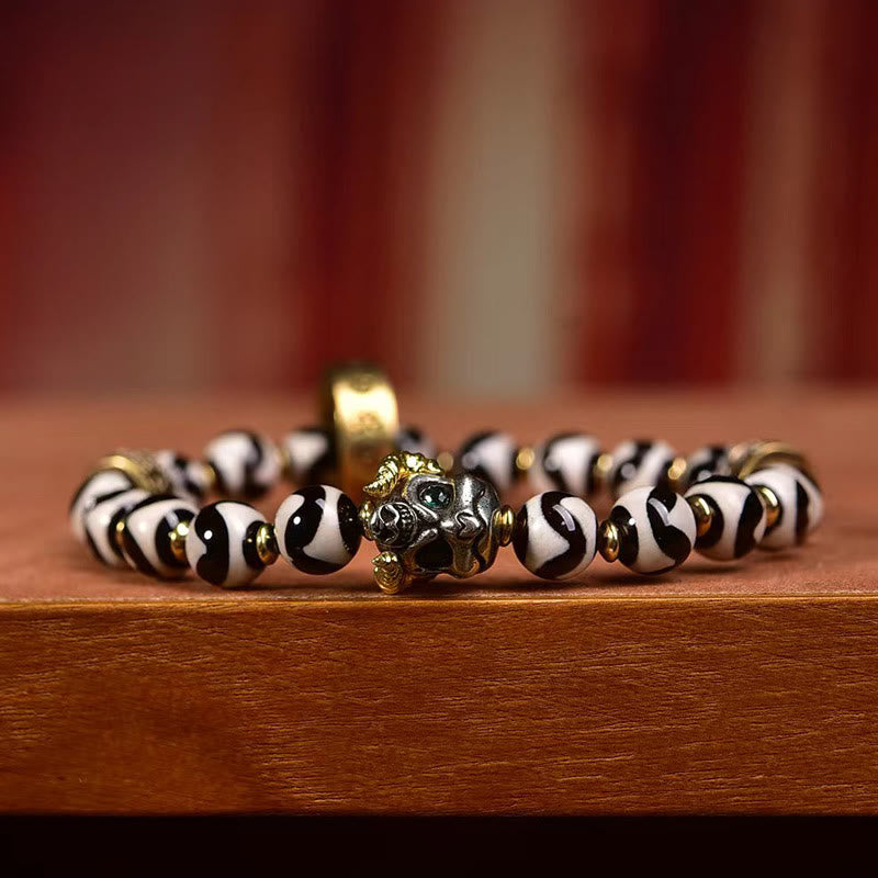 Vintage Tibetan Dzi Bead Om Mani Padme Hum Blessings Bracelet