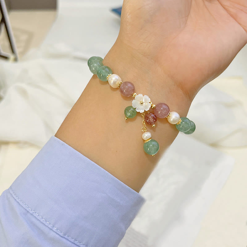 Green Strawberry Quartz and Pearl Peach Blossom Shell Bracelet