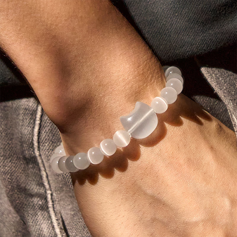 Adjustable Cat's Eye Beaded Bracelet with Cat Head Motif
