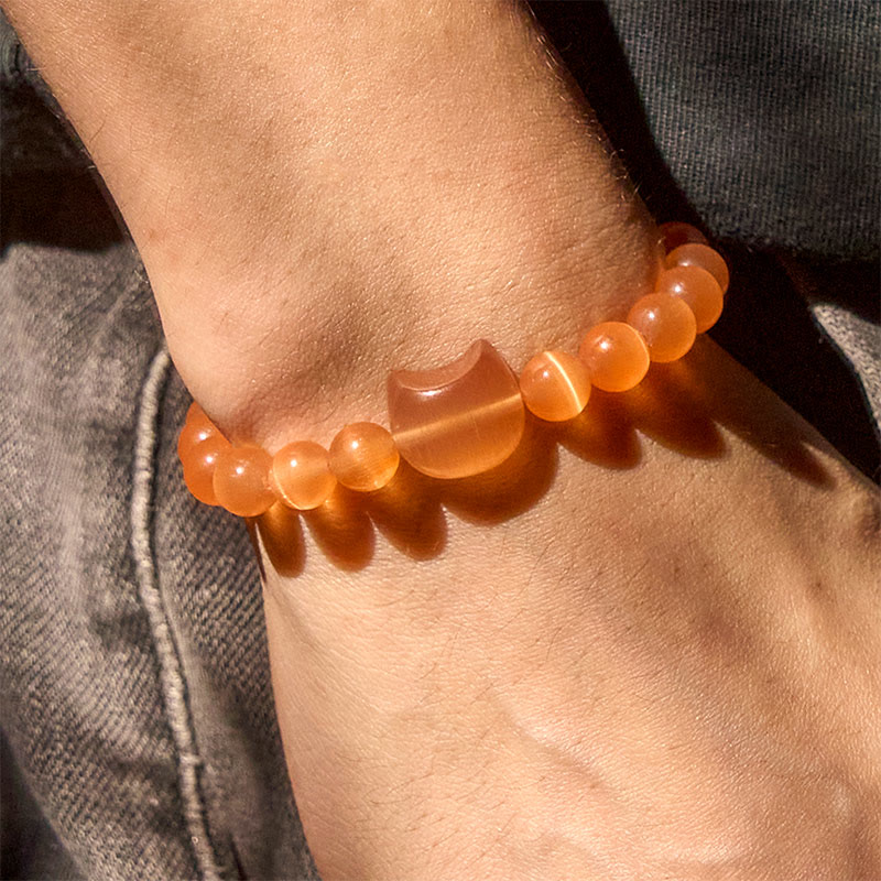 Adjustable Cat's Eye Beaded Bracelet with Cat Head Motif
