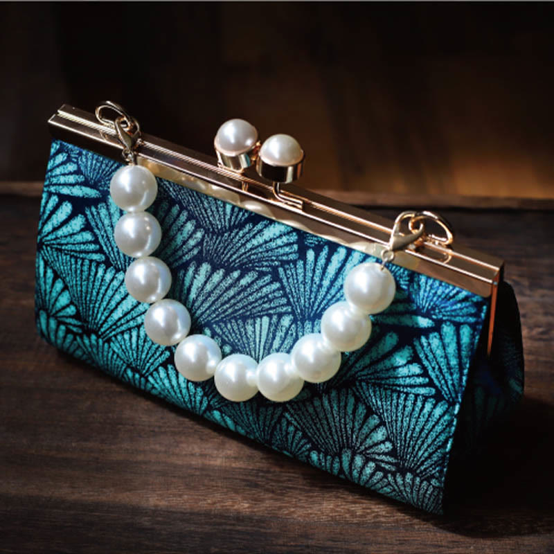 Vintage Peacock Blue Leaf Pattern Pearl Metal Handbag