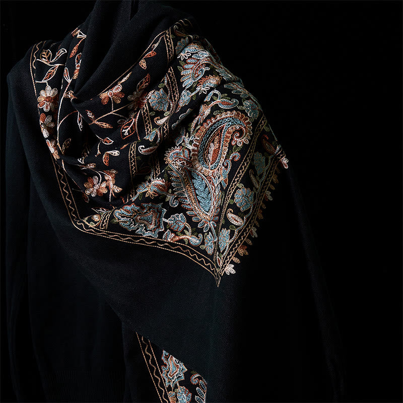 Winter Brown-beige Small Flower Vine Cashew Flower Pattern Tassel Cozy Scarf Shawl