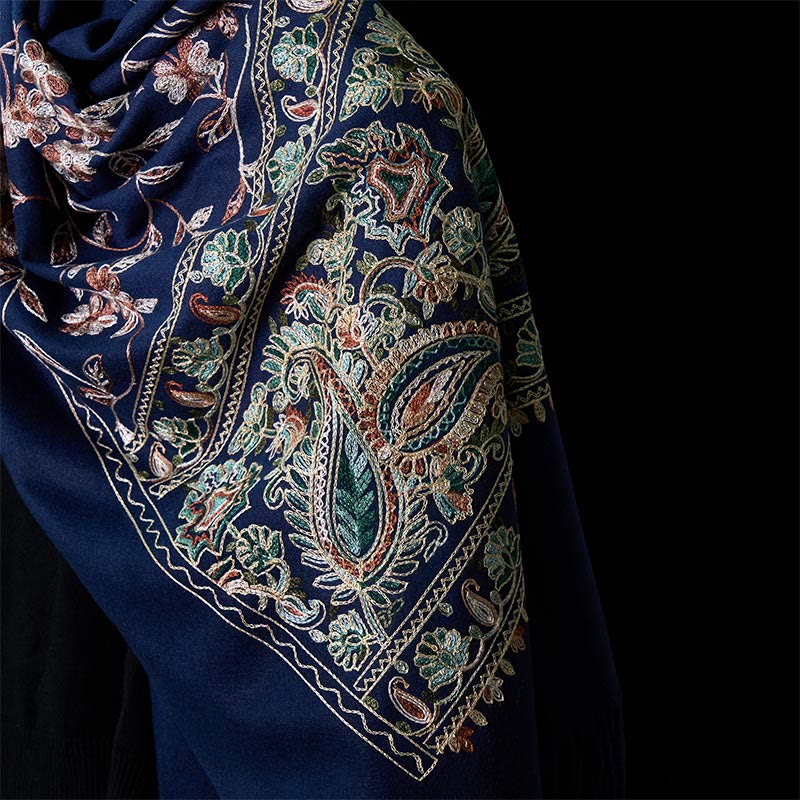 Winter Brown-beige Small Flower Vine Cashew Flower Pattern Tassel Cozy Scarf Shawl