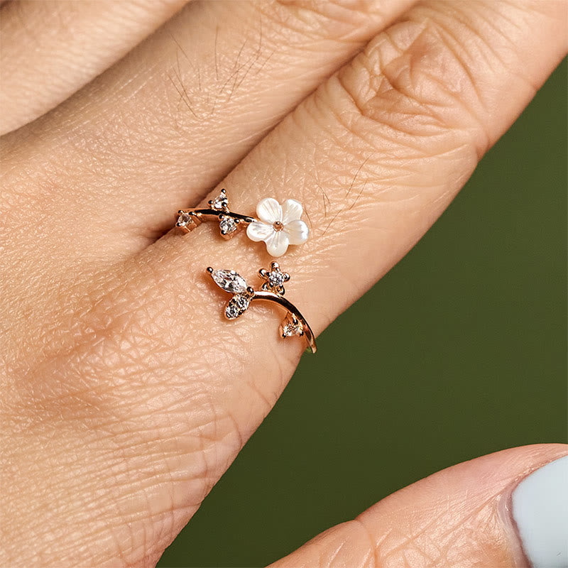 925 Sterling Silver and Seashell White Flower Adjustable Floral Ring