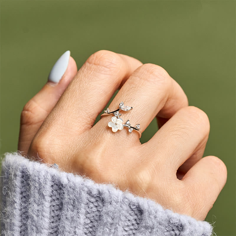 925 Sterling Silver and Seashell White Flower Adjustable Floral Ring