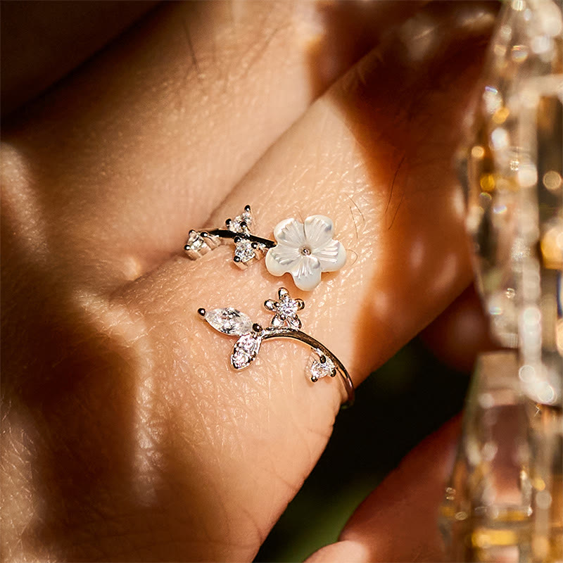 925 Sterling Silver and Seashell White Flower Adjustable Floral Ring
