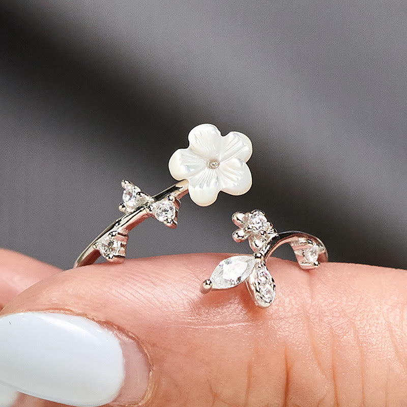925 Sterling Silver and Seashell White Flower Adjustable Floral Ring