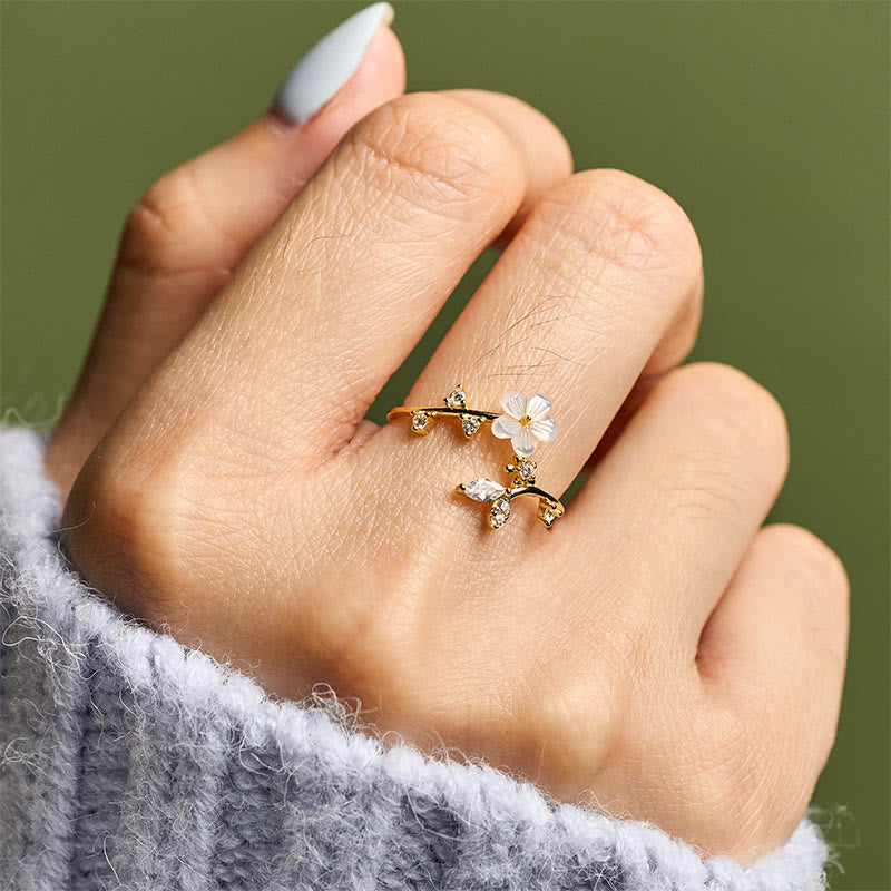 925 Sterling Silver and Seashell White Flower Adjustable Floral Ring