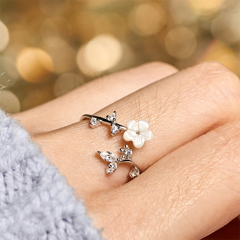 925 Sterling Silver and Seashell White Flower Adjustable Floral Ring