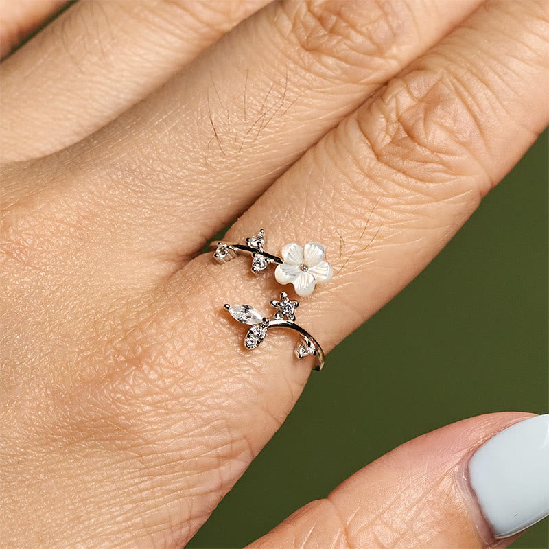 925 Sterling Silver and Seashell White Flower Adjustable Floral Ring
