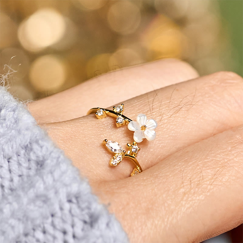 925 Sterling Silver and Seashell White Flower Adjustable Floral Ring
