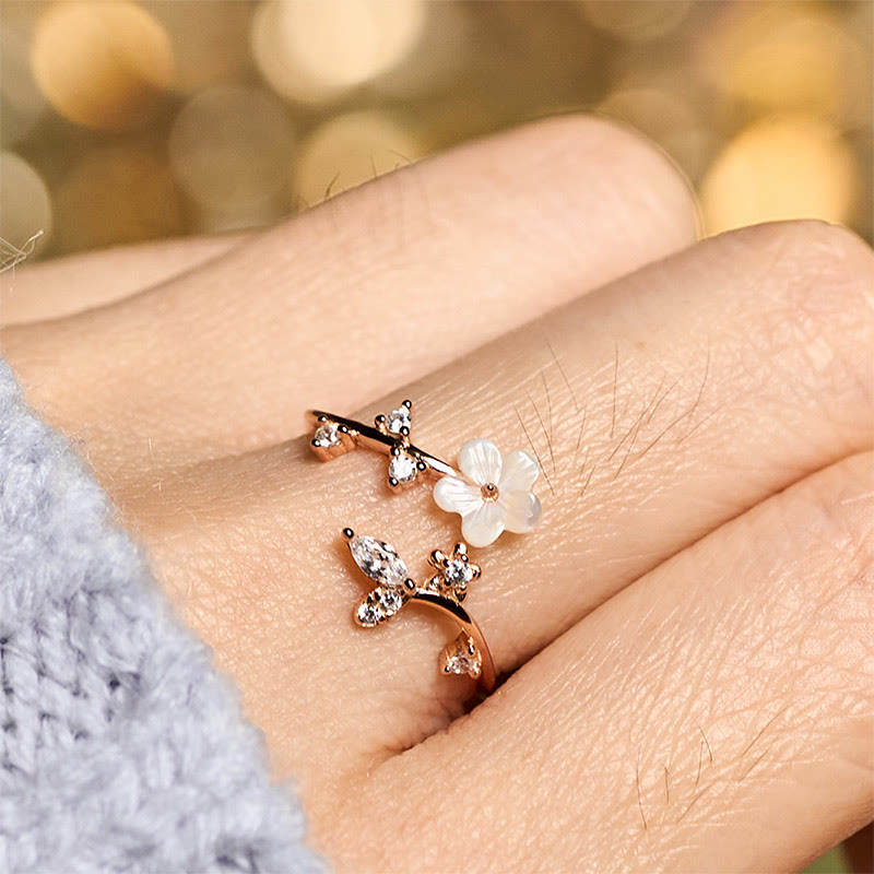 925 Sterling Silver and Seashell White Flower Adjustable Floral Ring