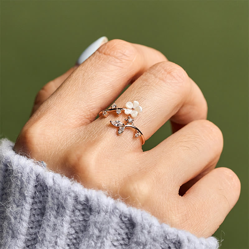 925 Sterling Silver and Seashell White Flower Adjustable Floral Ring