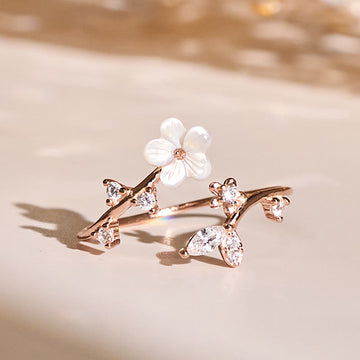 925 Sterling Silver and Seashell White Flower Adjustable Floral Ring