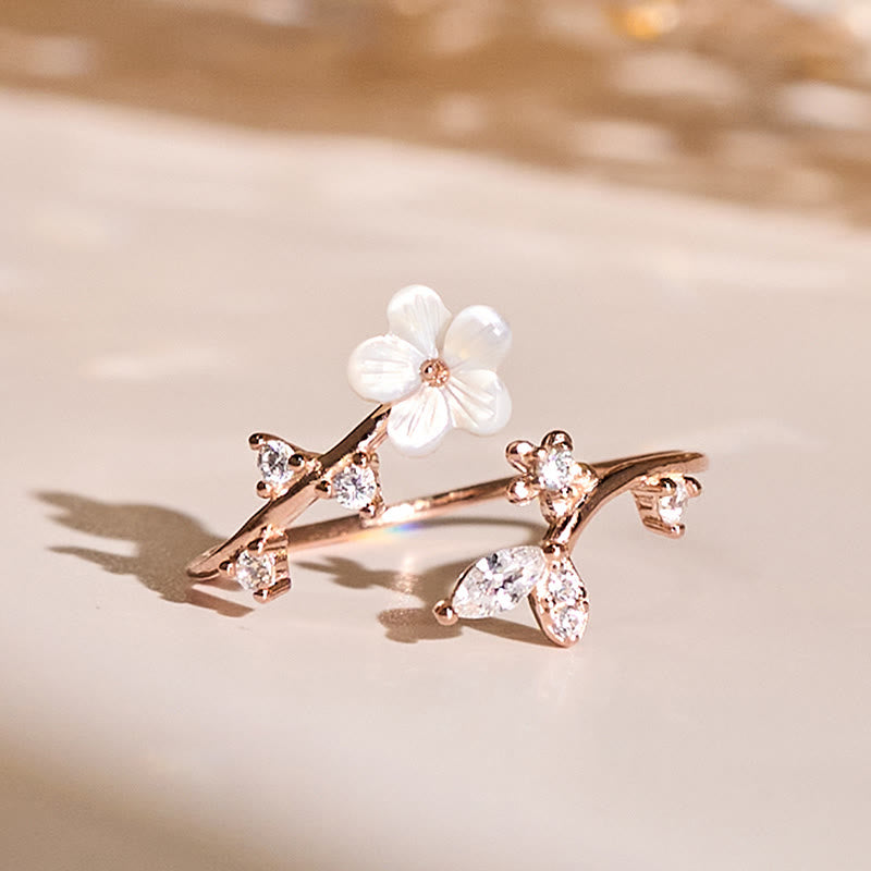 925 Sterling Silver and Seashell White Flower Adjustable Floral Ring