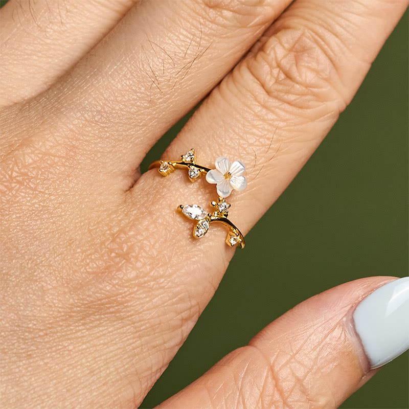925 Sterling Silver and Seashell White Flower Adjustable Floral Ring