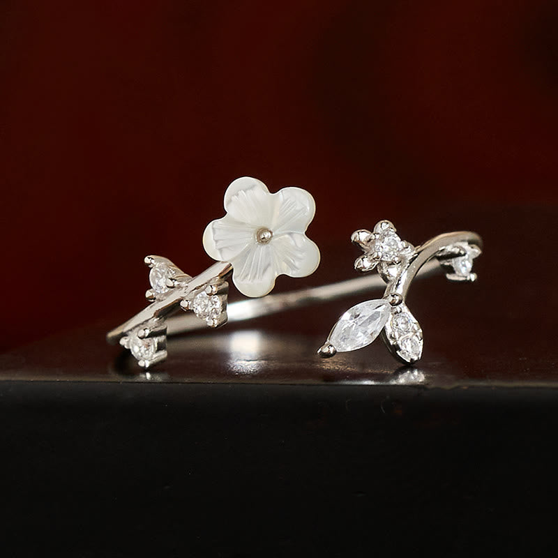 925 Sterling Silver and Seashell White Flower Adjustable Floral Ring