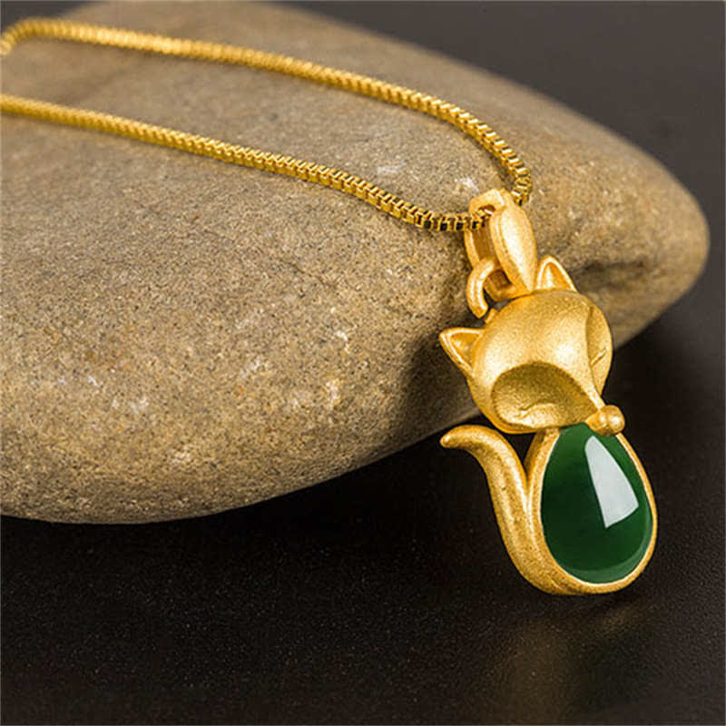 Green Chalcedony Fox Pattern Courage Necklace Pendant