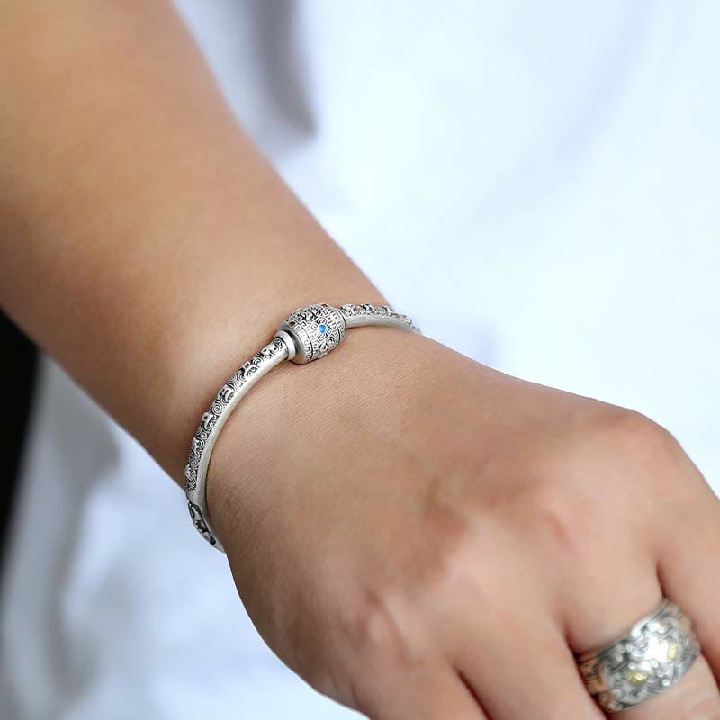 990 Fine Silver Tibetan Om Mani Padme Hum Engraved Auspicious Clouds Bangle