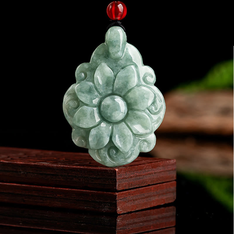 Natural Jade Kalanchoe blossfeldiana Flower Pattern Luck Necklace Pendant