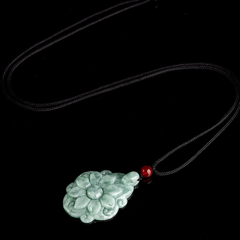 Natural Jade Kalanchoe blossfeldiana Flower Pattern Luck Necklace Pendant