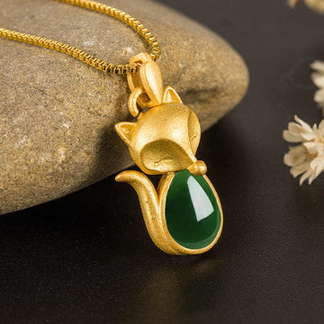 Green Chalcedony Fox Pattern Courage Necklace Pendant