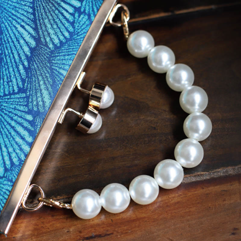 Vintage Peacock Blue Leaf Pattern Pearl Metal Handbag