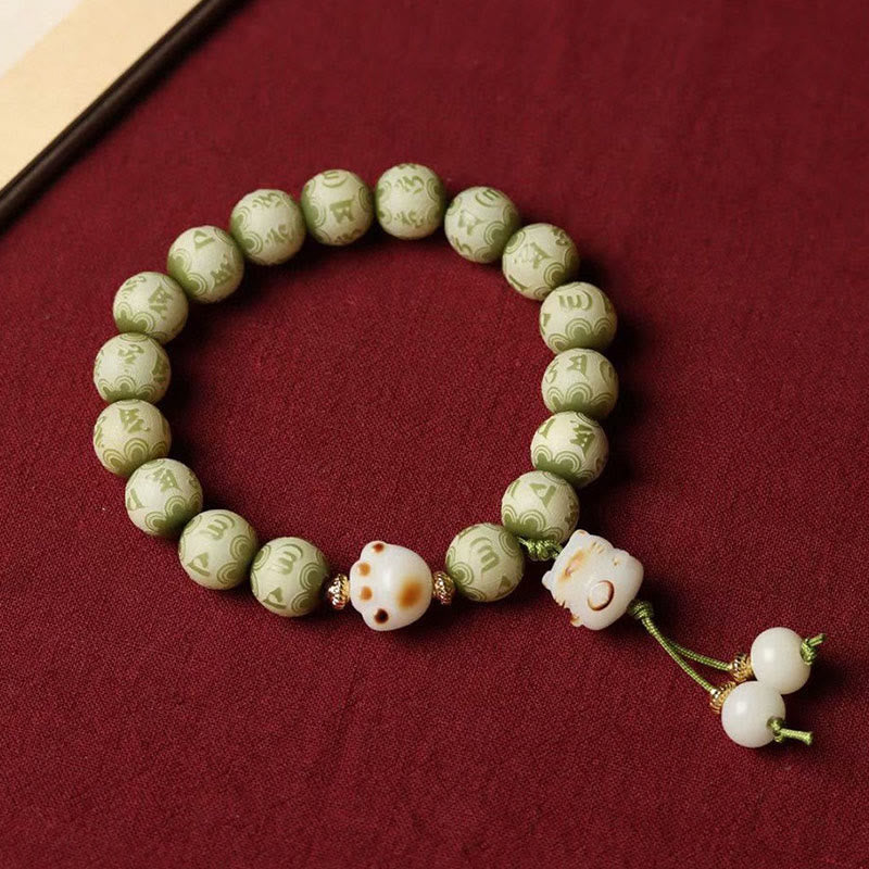 Green Bodhi Seed Om Mani Padme Hum Engraved Cat Paw Bracelet
