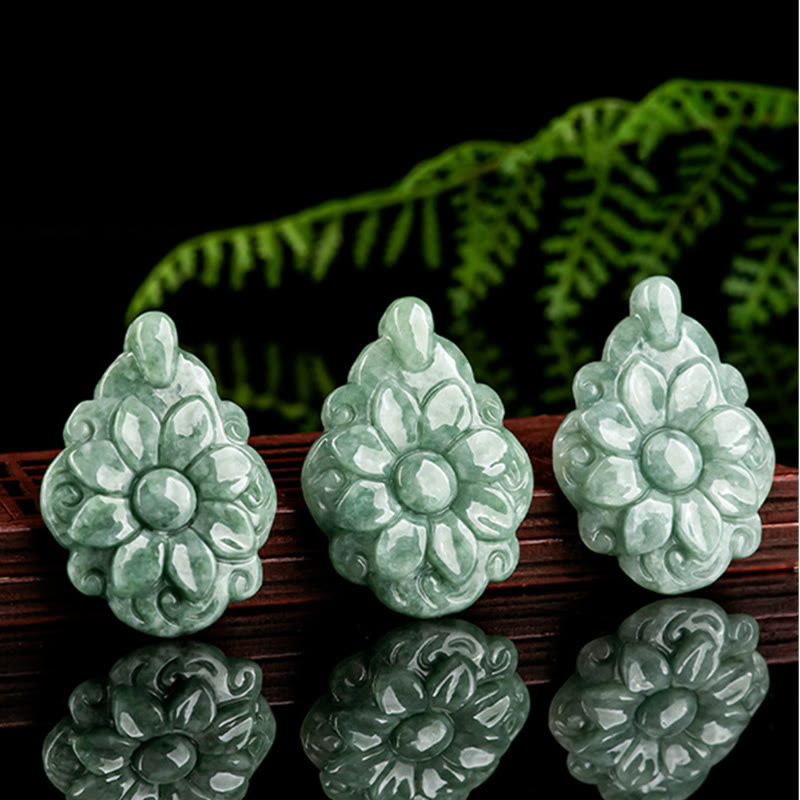 Natural Jade Kalanchoe blossfeldiana Flower Pattern Luck Necklace Pendant