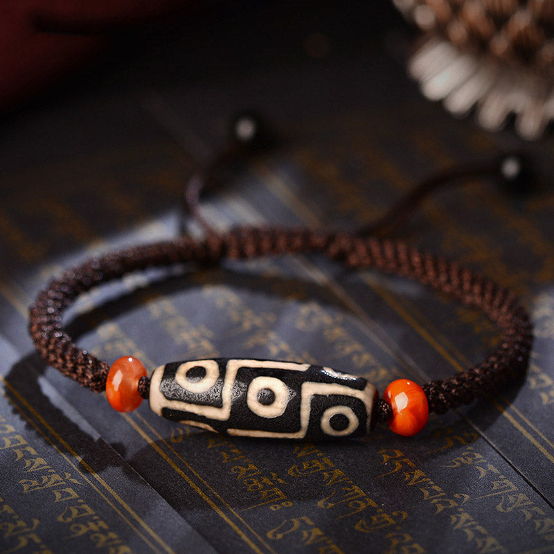 Handcrafted Tibetan Nine-Eye Agate Dzi Bead String Bracelet