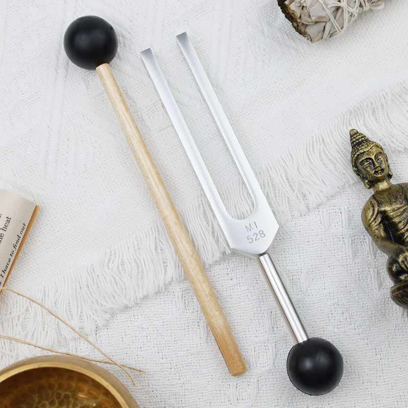Tuning Fork 528HZ Aluminum Alloy for Chakra and Sound Therapy Ornament Decoration With a Mallet