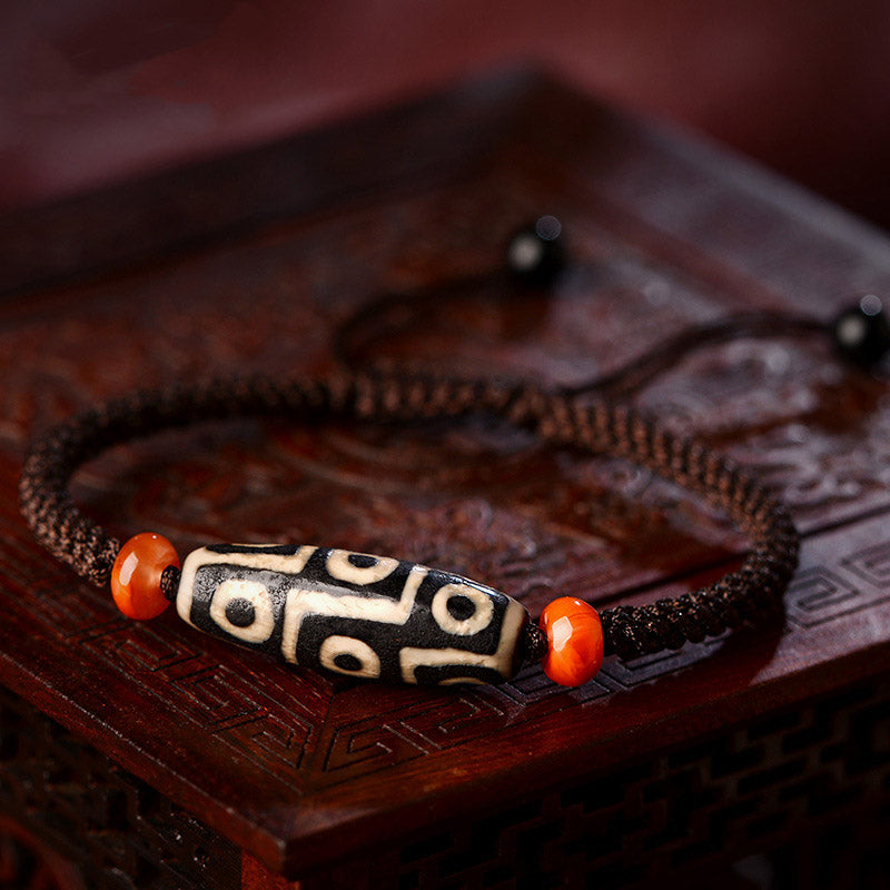 Handcrafted Tibetan Nine-Eye Agate Dzi Bead String Bracelet