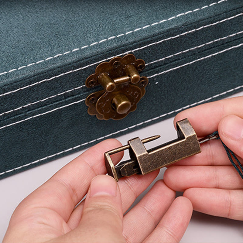 Minimalist Single Layer Flannel Jewelry Organizer with Secure Lock