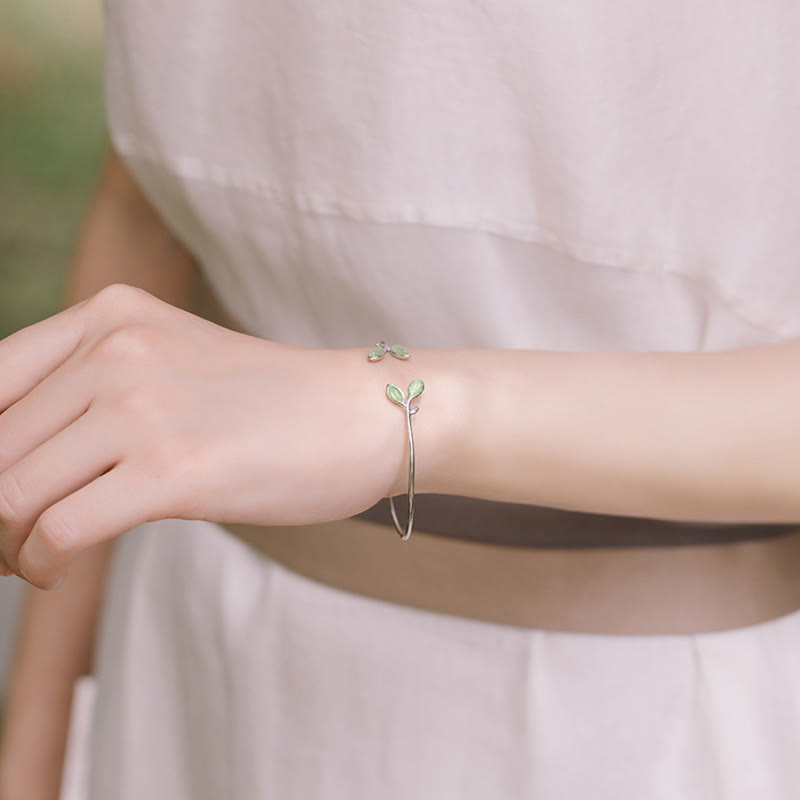 Leaf Pattern Cat Eye Support Cuff Bracelet Bangle