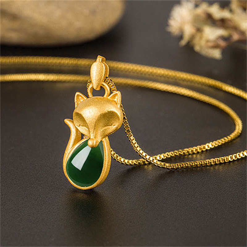 Green Chalcedony Fox Pattern Courage Necklace Pendant